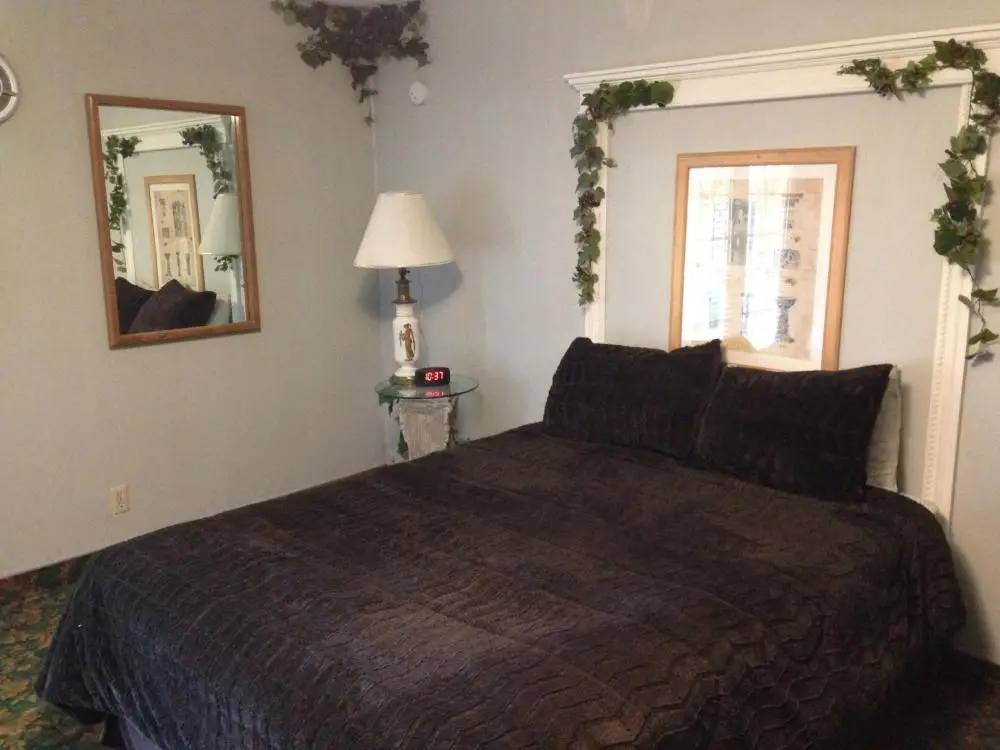 Bennett Bay Inn 8